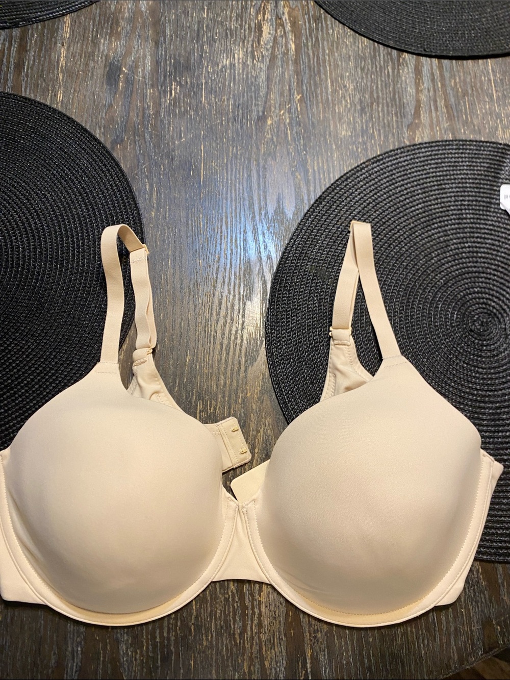 SKIMS Fits everybody T-Shirt Bra sand 40C NWOT